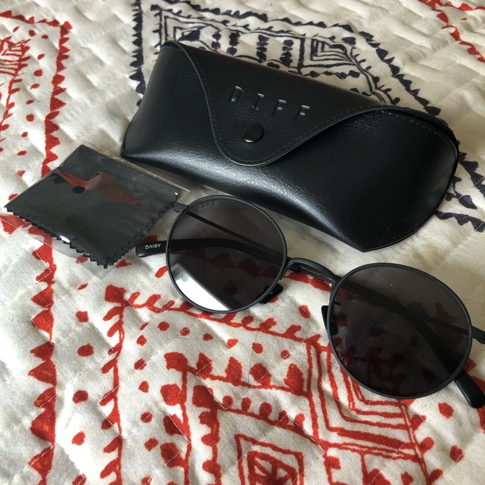 Diff Eyewear Black Daisy Frames